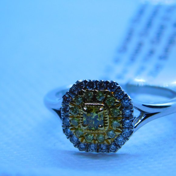 Lynette T Ring - 0.17ct Green Diamond - 18K White & Yellow Gold New - Picture 3 of 4